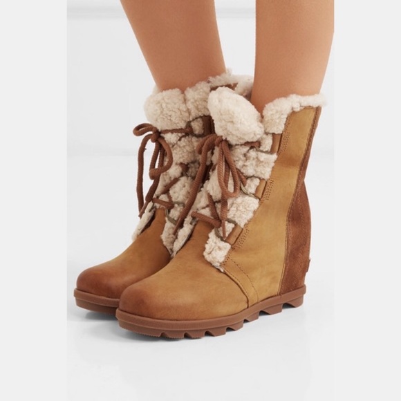 Joan of Arctic Shearling Wedge - 10.5 - Picture 2 of 7